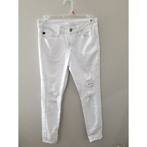 White distressed pants